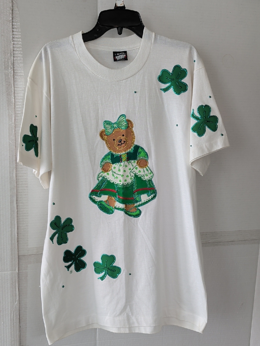 Vintage Screen Stars White Tee Green Shamrock Bear SZ LG Single Stitch USA MADE